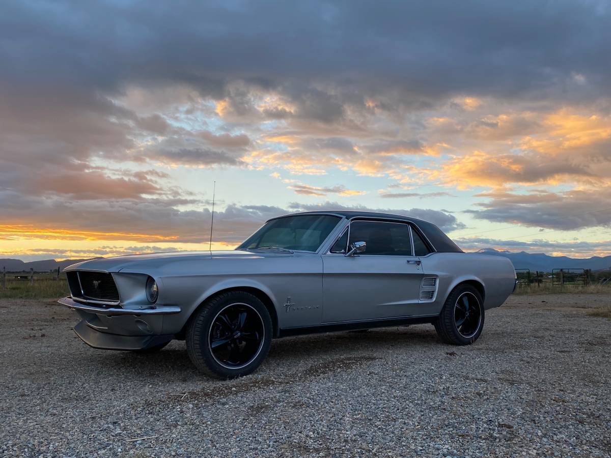 Ford-Mustang-1967-silver-4