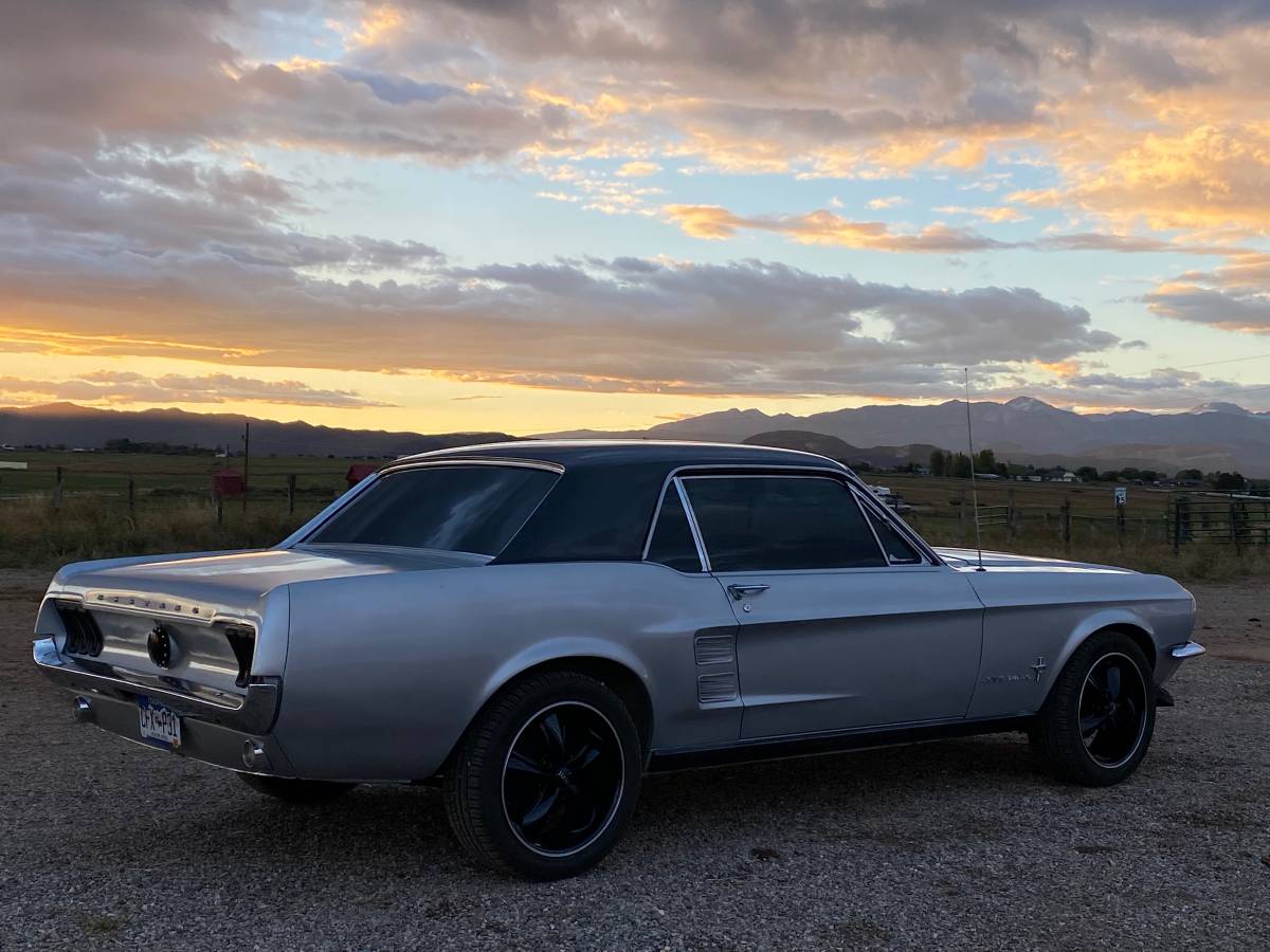 Ford-Mustang-1967-silver-5