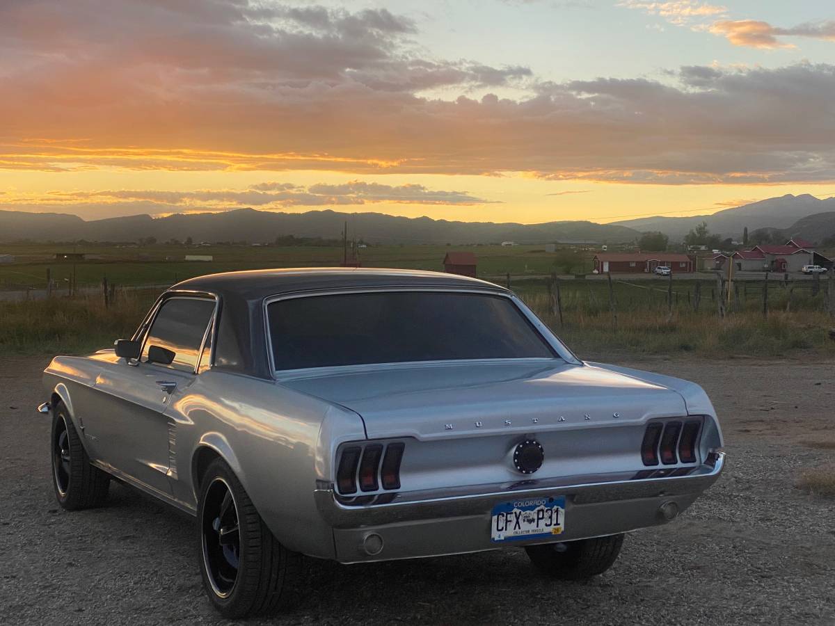 Ford Mustang  1967 silver