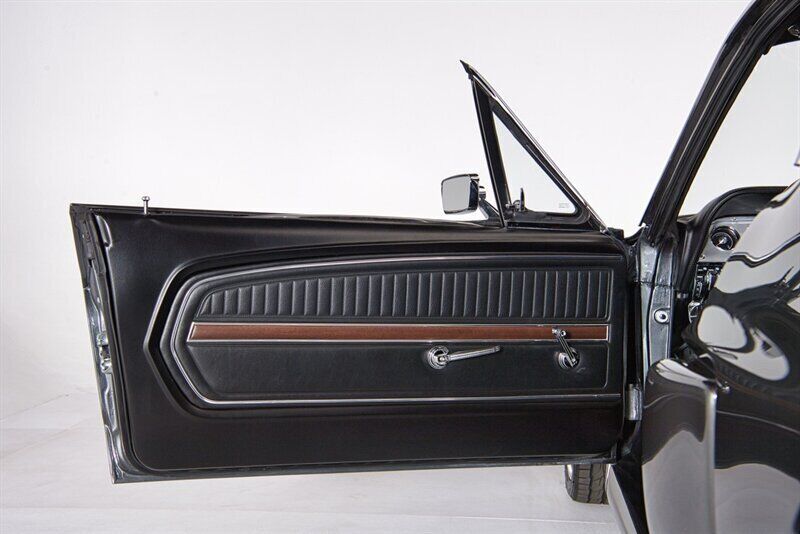 Ford-Mustang-1968-23