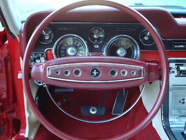 Ford-Mustang-1968-Convertible-8