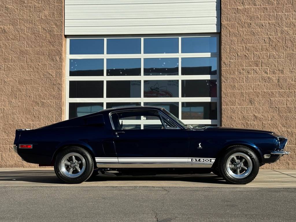 Ford Mustang  1968 blue
