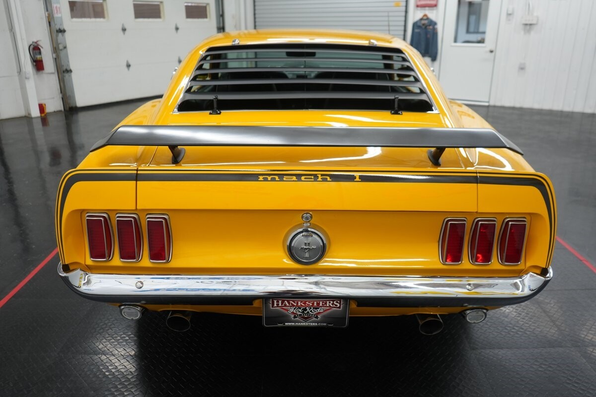 Ford-Mustang-1969-10