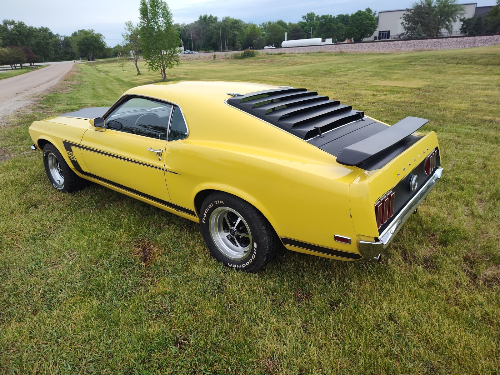 Ford-Mustang-1969-Fastback-2