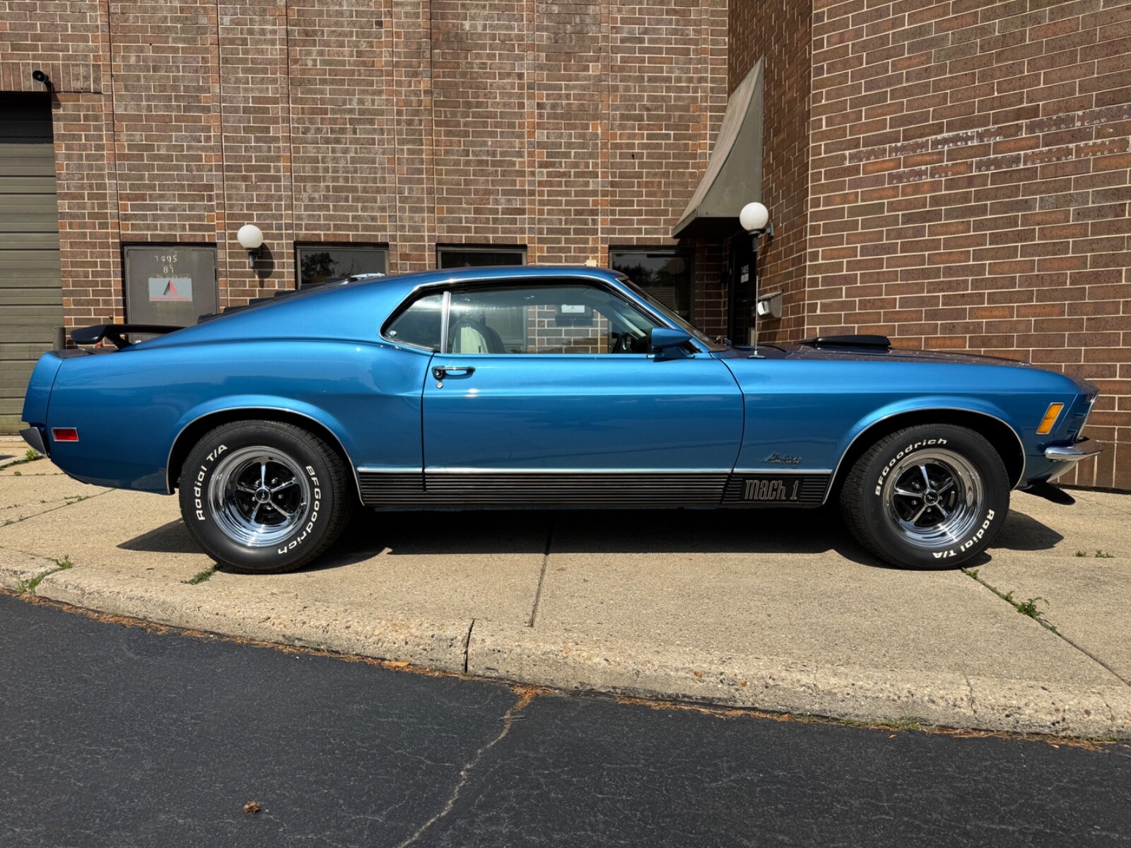Ford-Mustang-1970-Fastback-12
