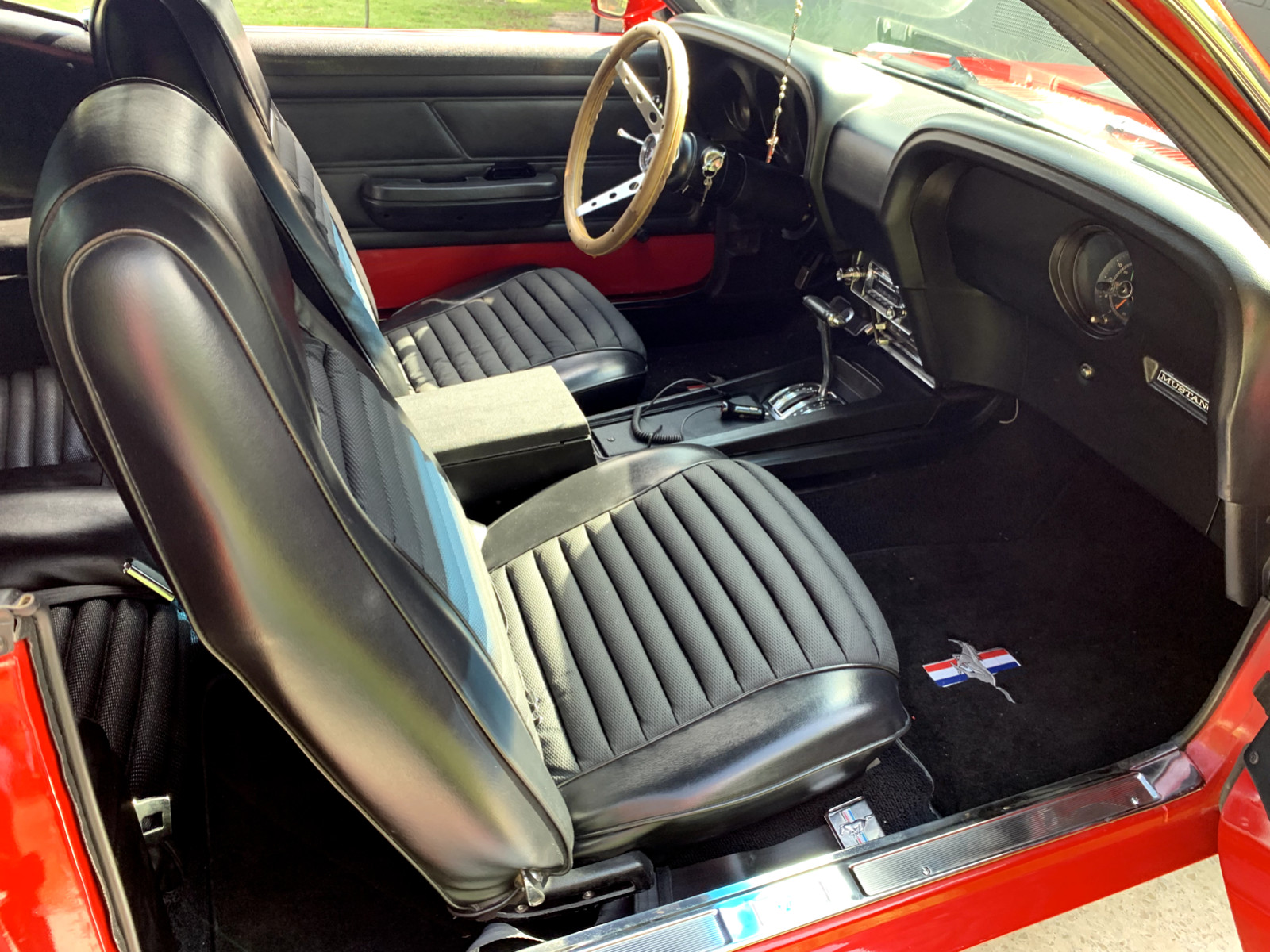 Ford-Mustang-1970-Fastback-12