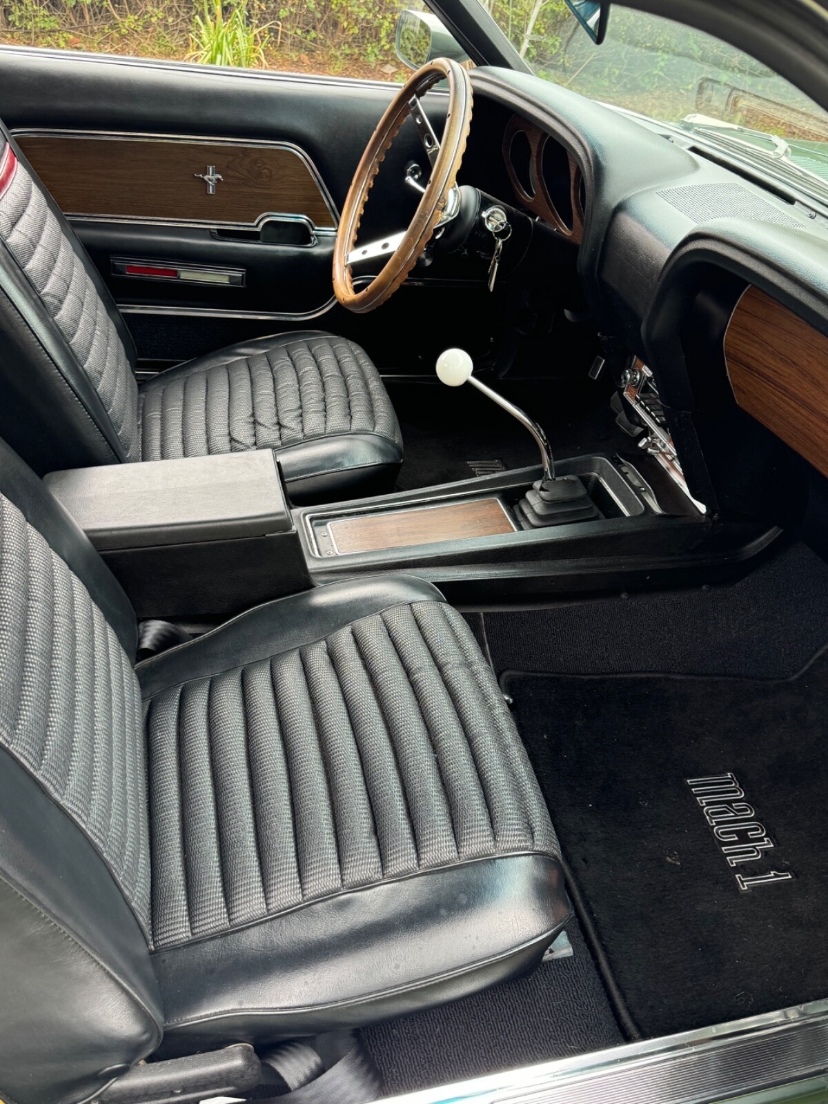 Ford-Mustang-1970-Fastback-29