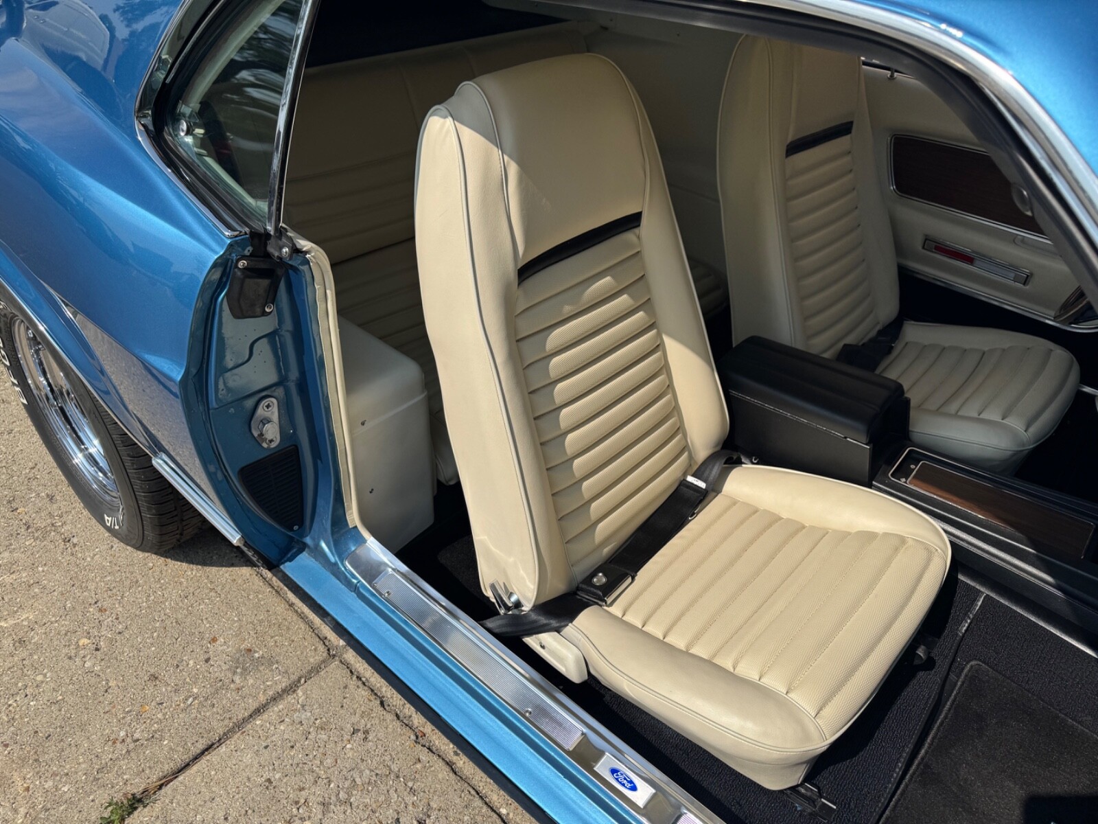 Ford-Mustang-1970-Fastback-35