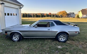 Ford-Mustang-1972-Coupe