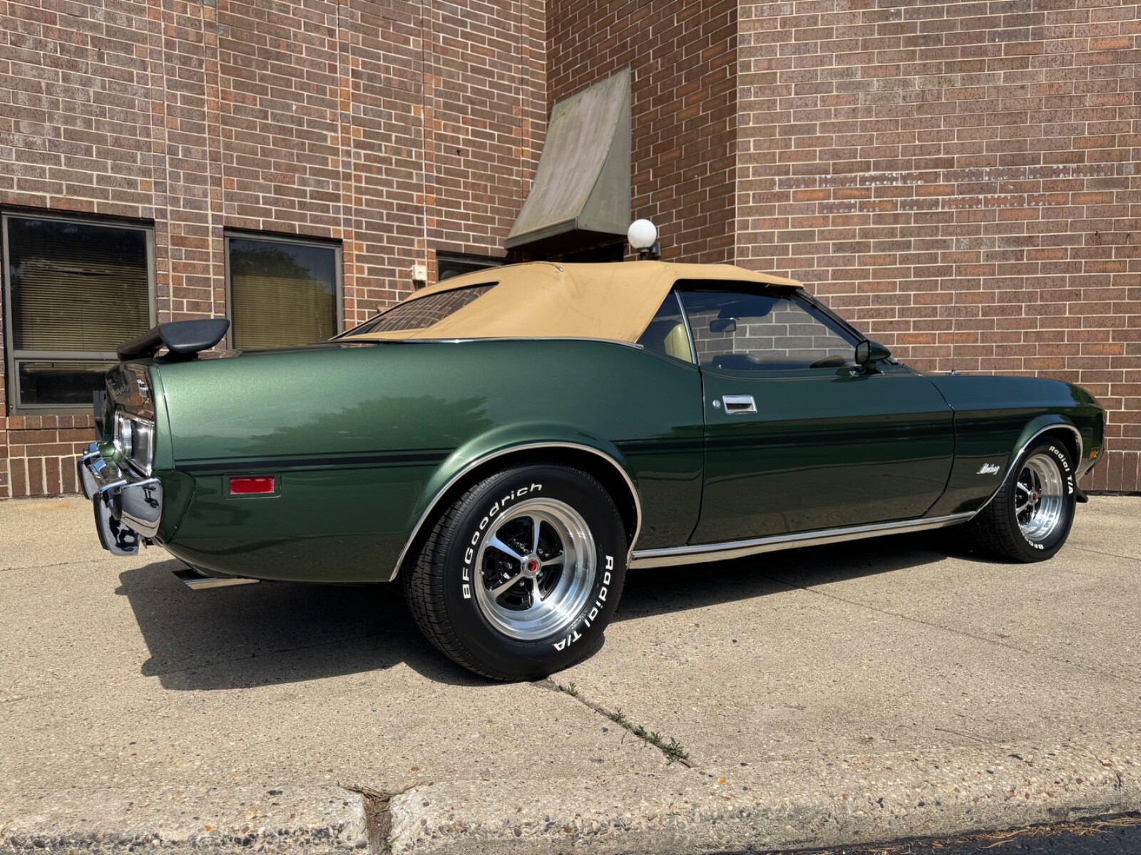 Ford-Mustang-1973-Convertible-11