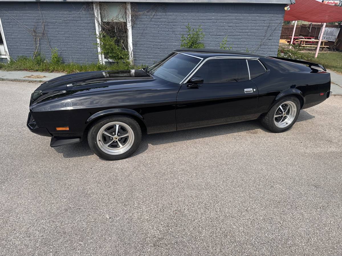 Ford Mustang  1973 black