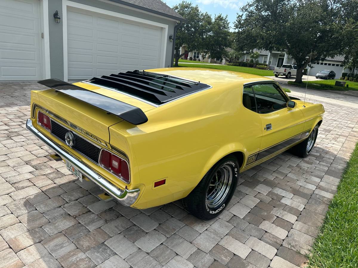 Ford-Mustang-1973-yellow-1