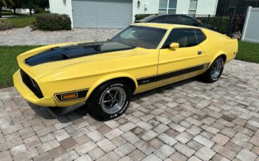 Ford-Mustang-1973-yellow