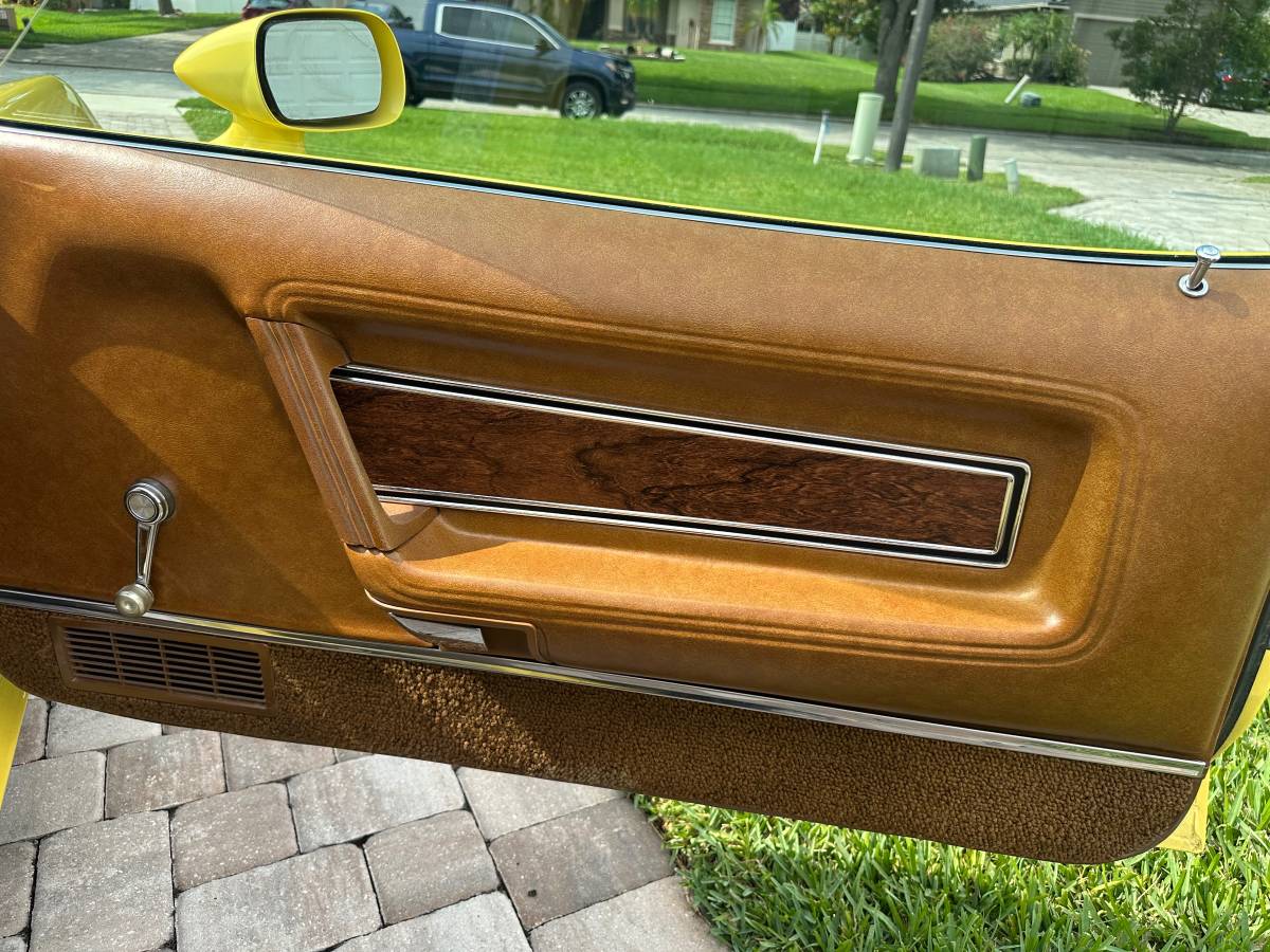 Ford-Mustang-1973-yellow-9