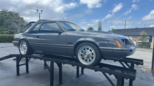 Ford-Mustang-1984-Coupe-1
