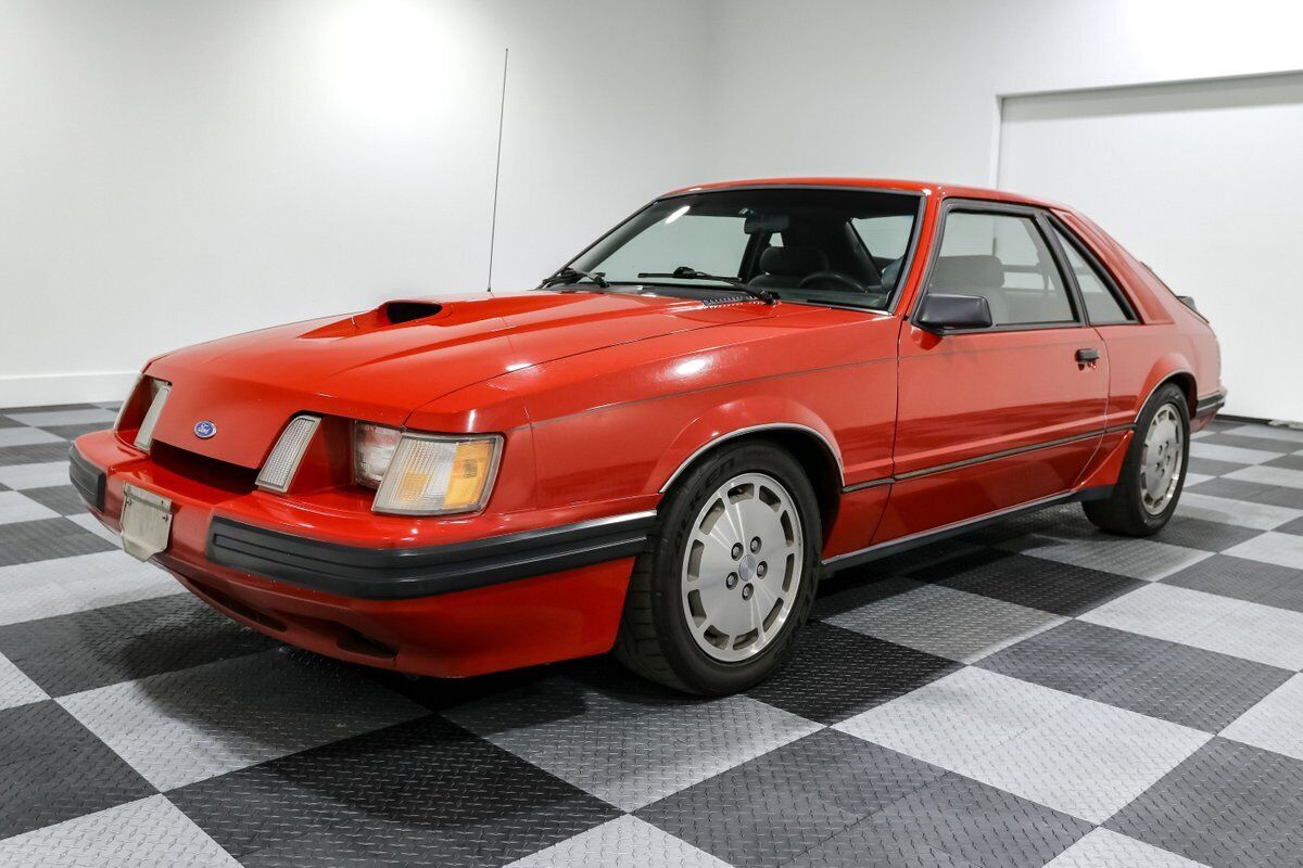 Ford-Mustang-1985-Coupe-2