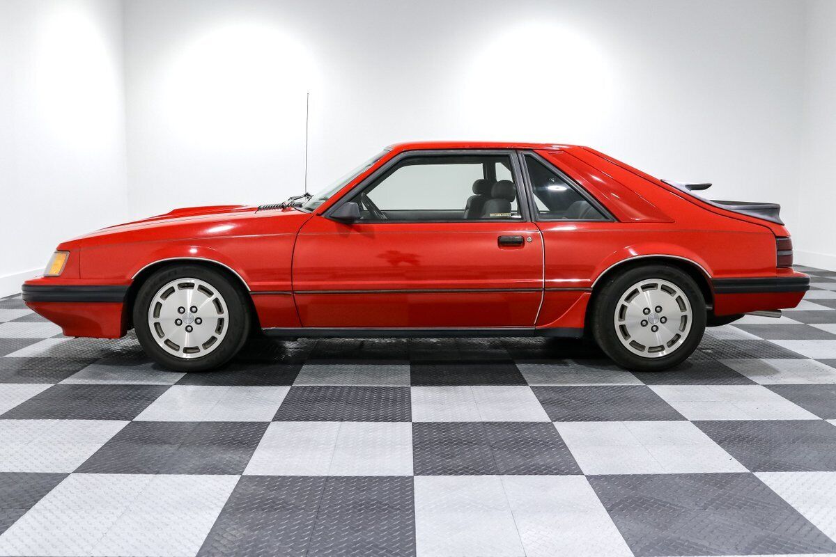 Ford-Mustang-1985-Coupe-3