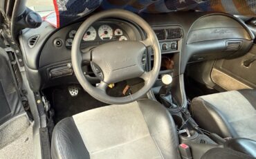 Ford-Mustang-1985-Hatchback-5