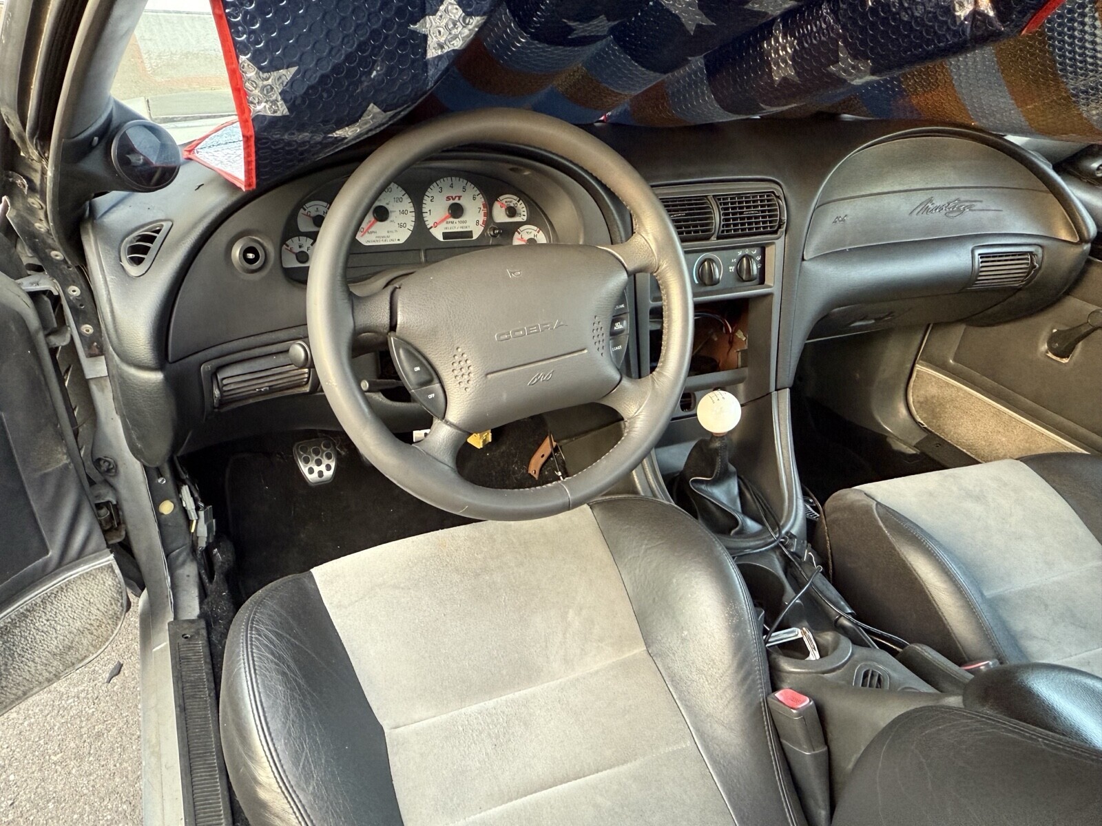 Ford-Mustang-1985-Hatchback-5