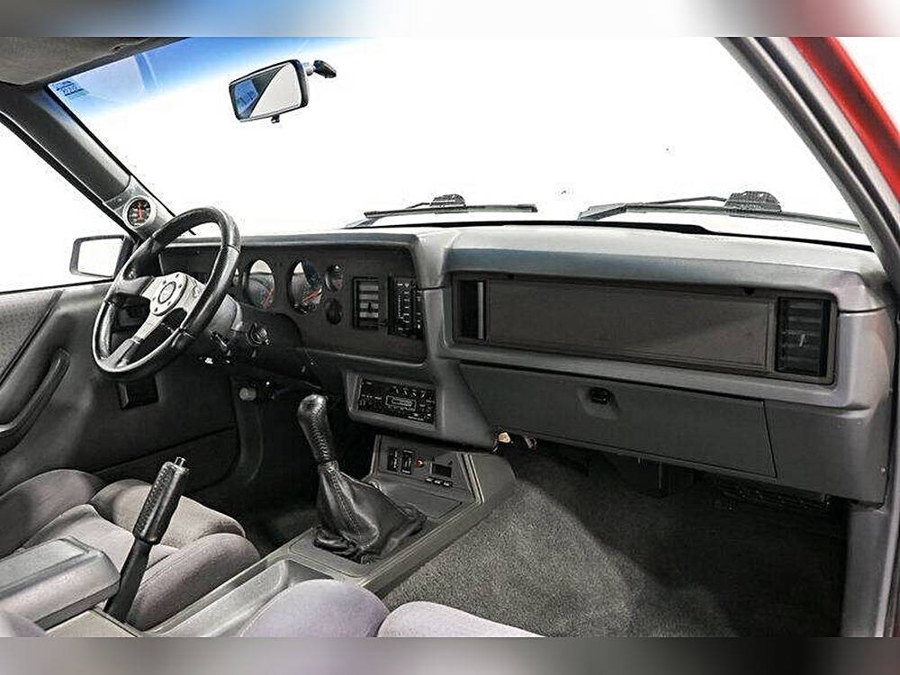 Ford-Mustang-1985-red-15