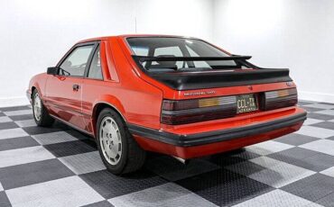 Ford-Mustang-1985-red-4