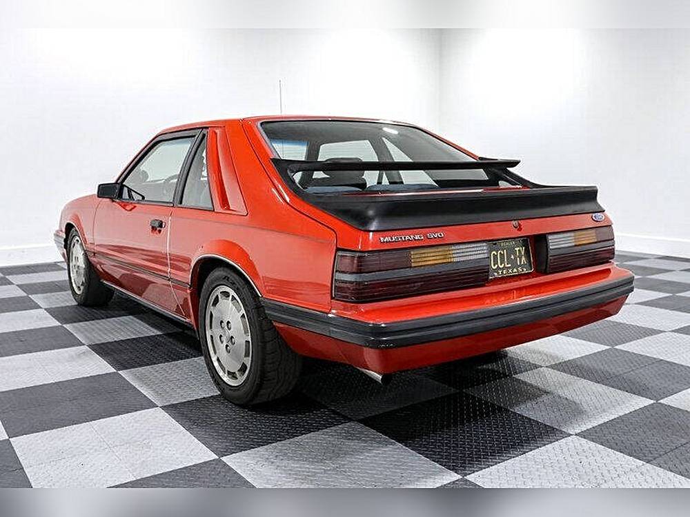 Ford-Mustang-1985-red-4