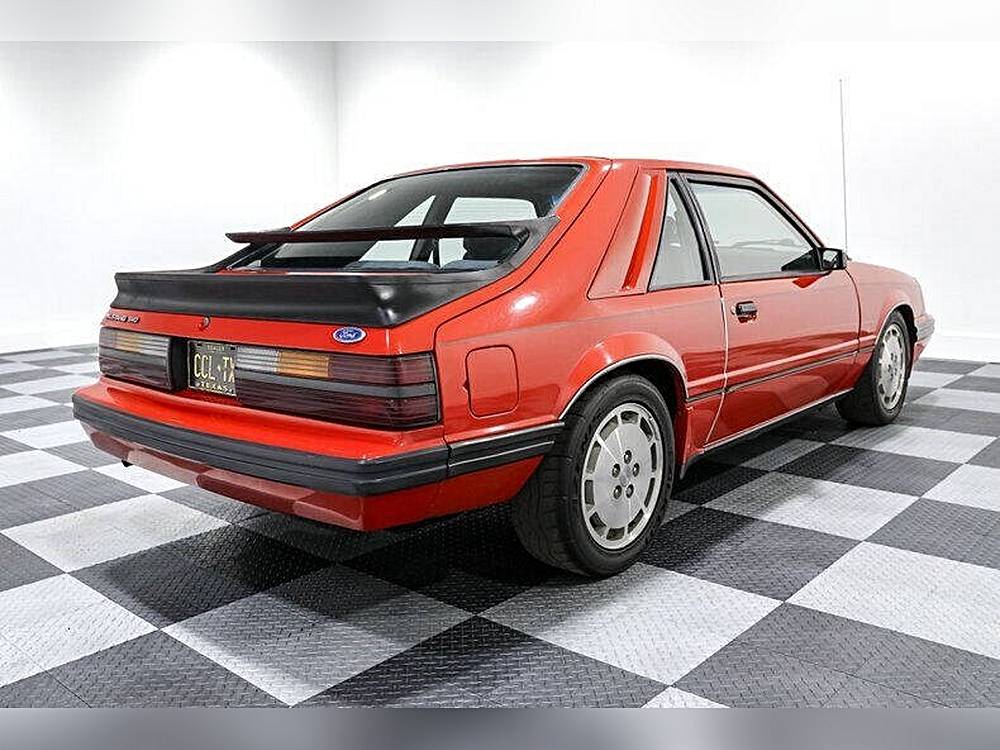 Ford-Mustang-1985-red-6