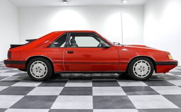 Ford-Mustang-1985-red-7