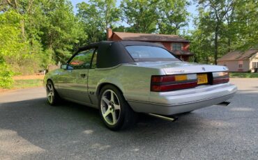 Ford-Mustang-1985-silver-1