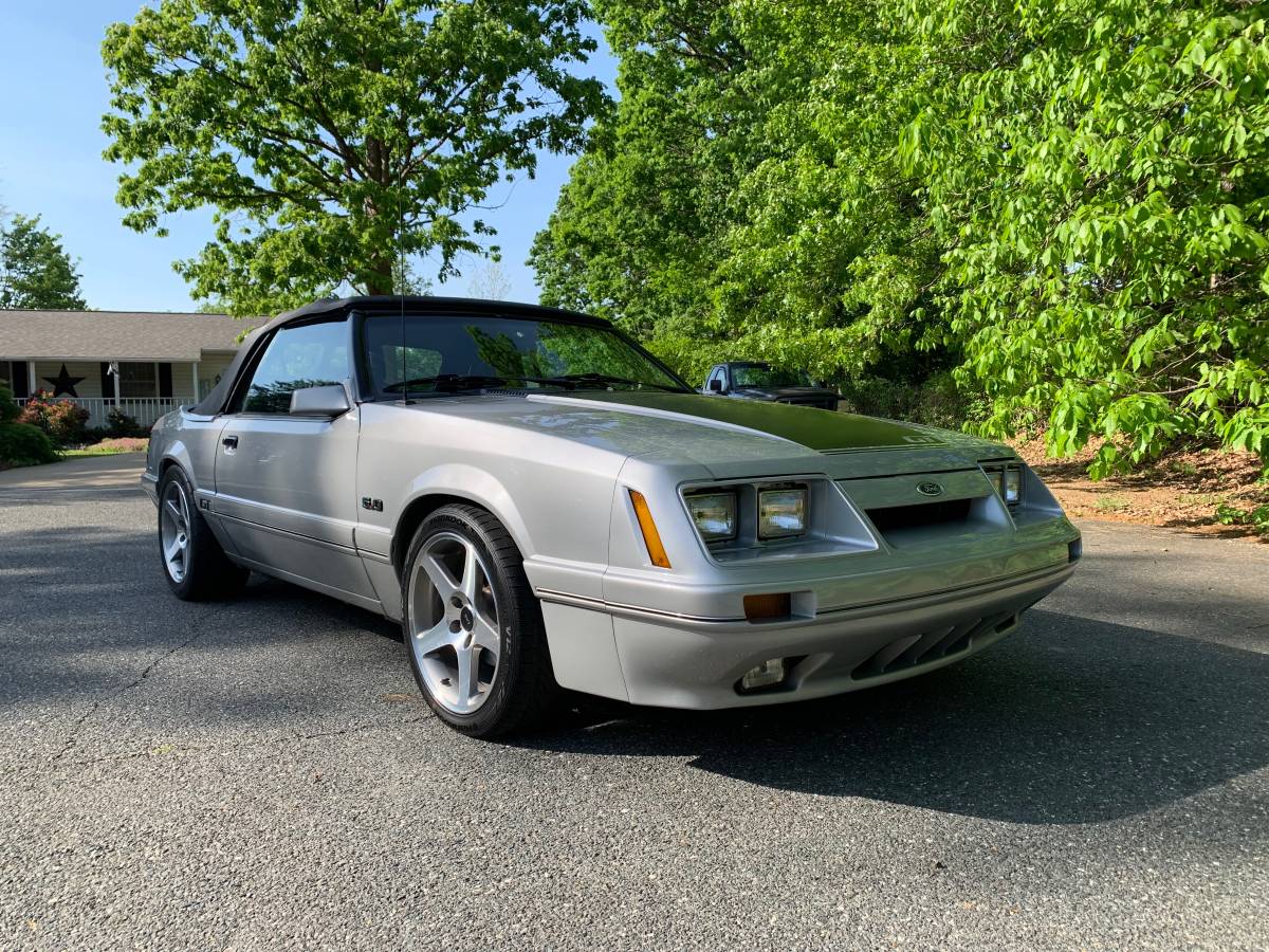 Ford-Mustang-1985-silver-2