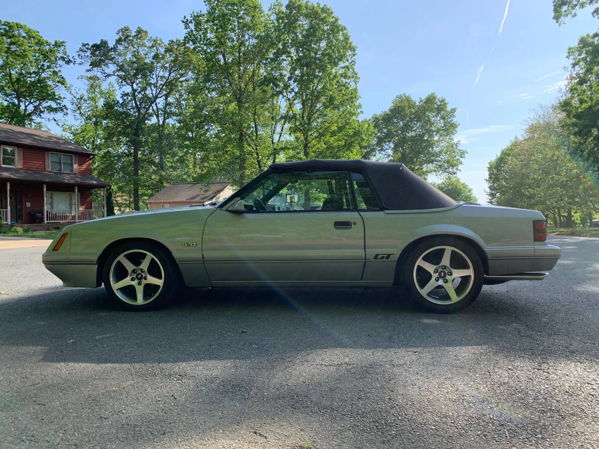 Ford-Mustang-1985-silver-4