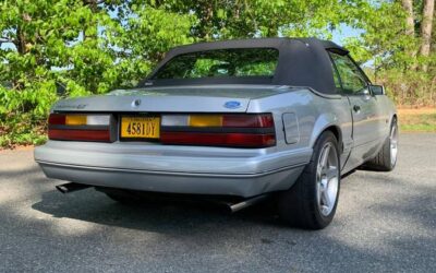 Ford Mustang  1985 silver