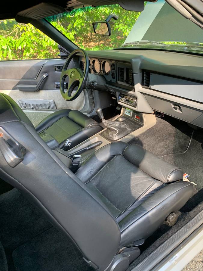 Ford-Mustang-1985-silver-9