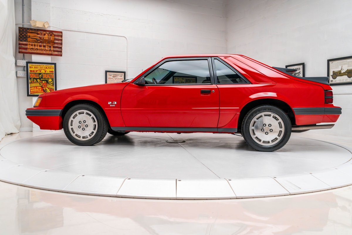 Ford-Mustang-1986-4