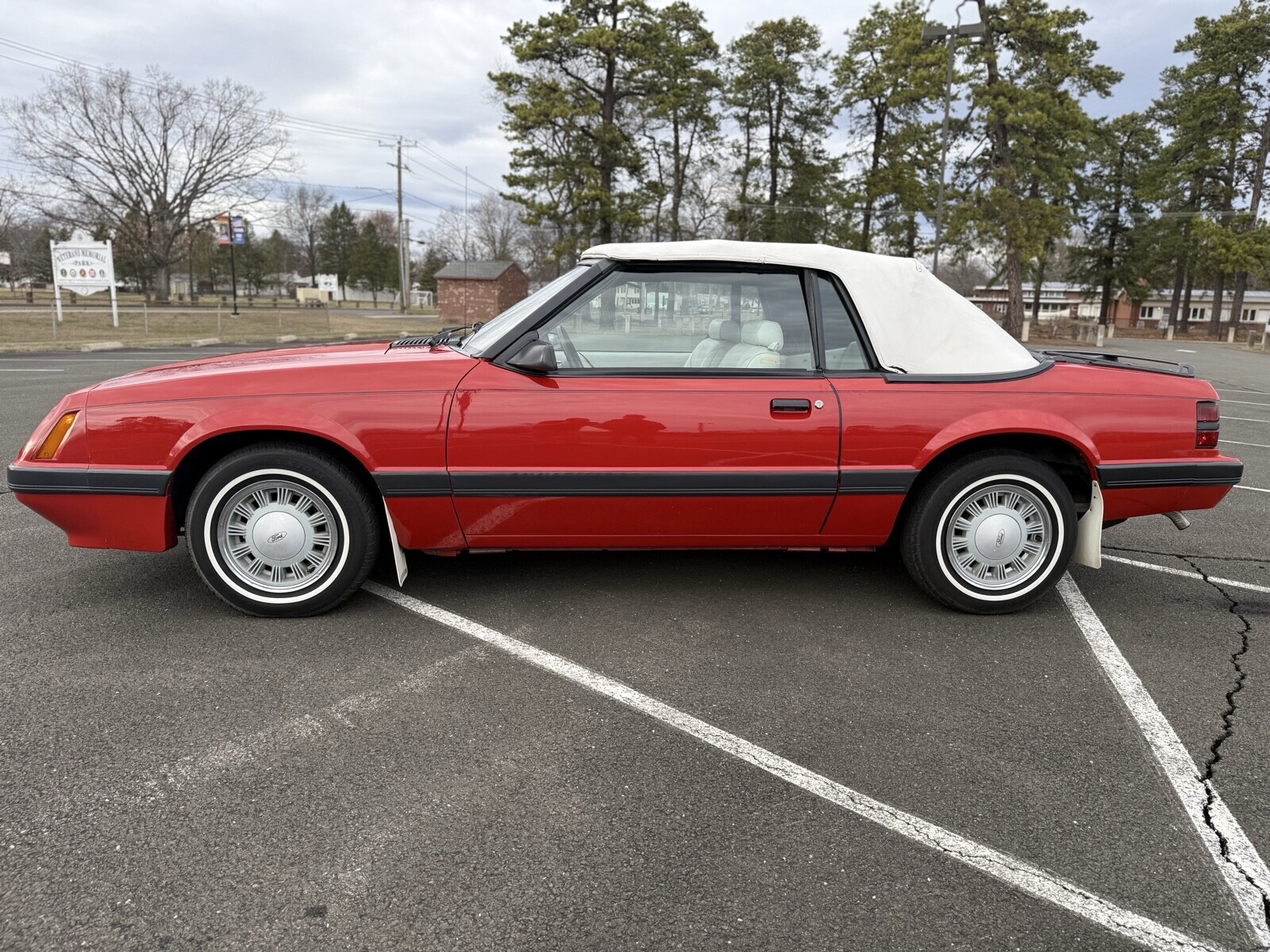 Ford-Mustang-1986-Convertible-1