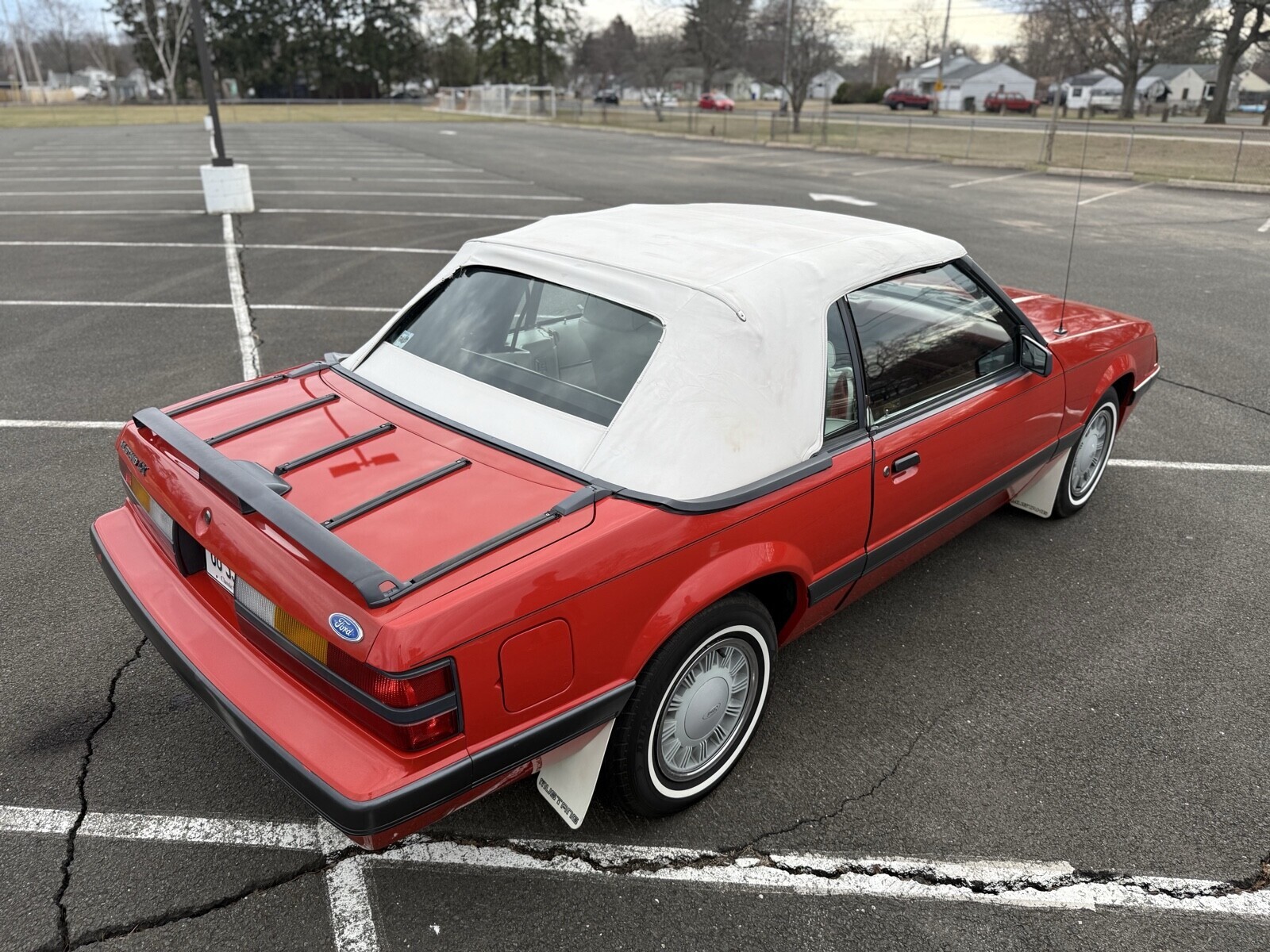 Ford-Mustang-1986-Convertible-10