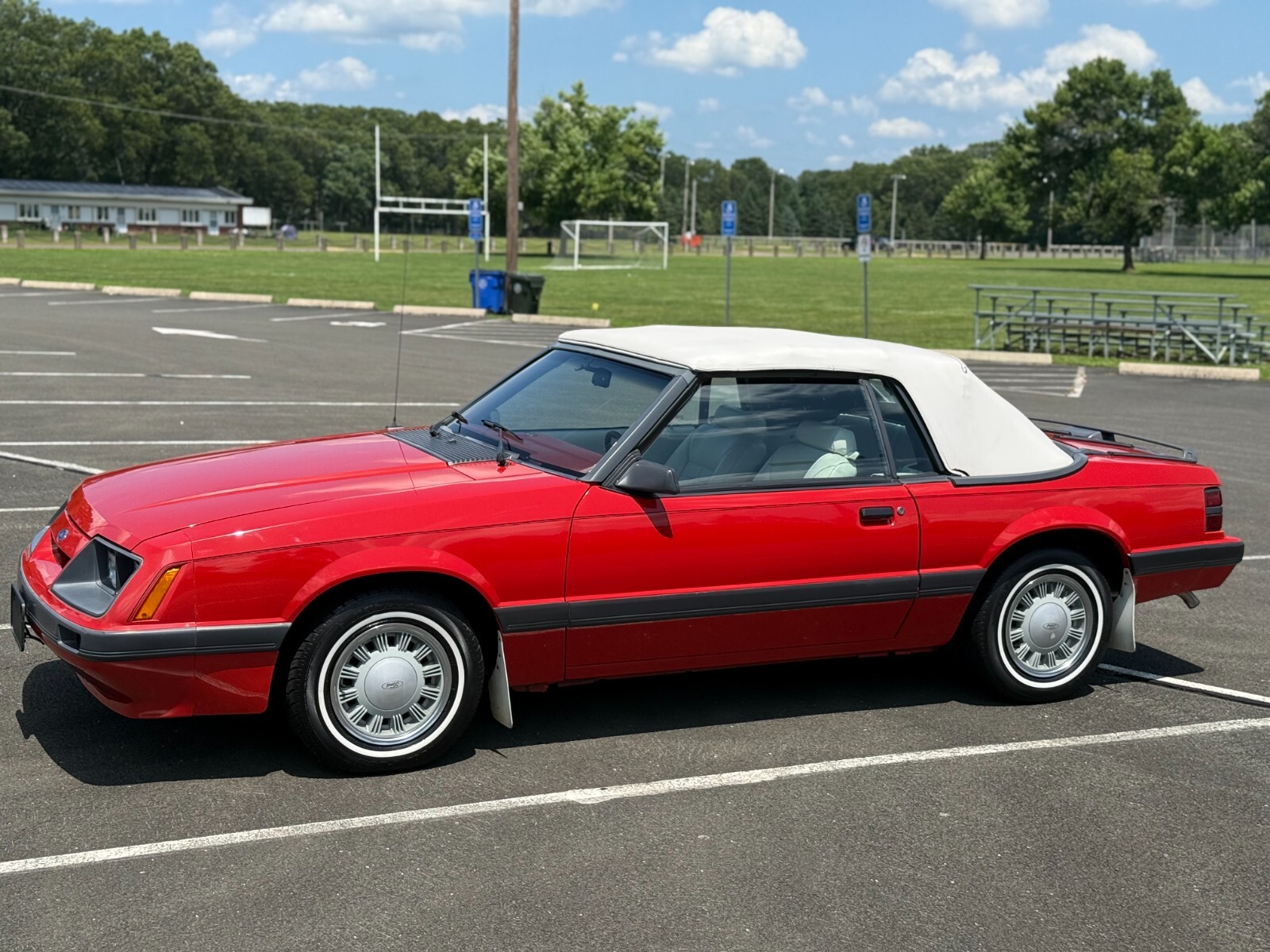 Ford Mustang 1986 Convertible