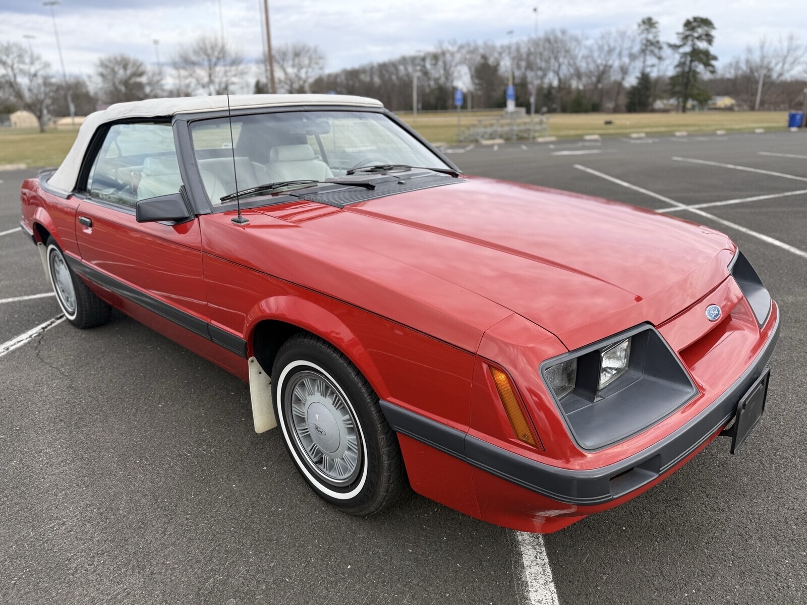 Ford-Mustang-1986-Convertible-3