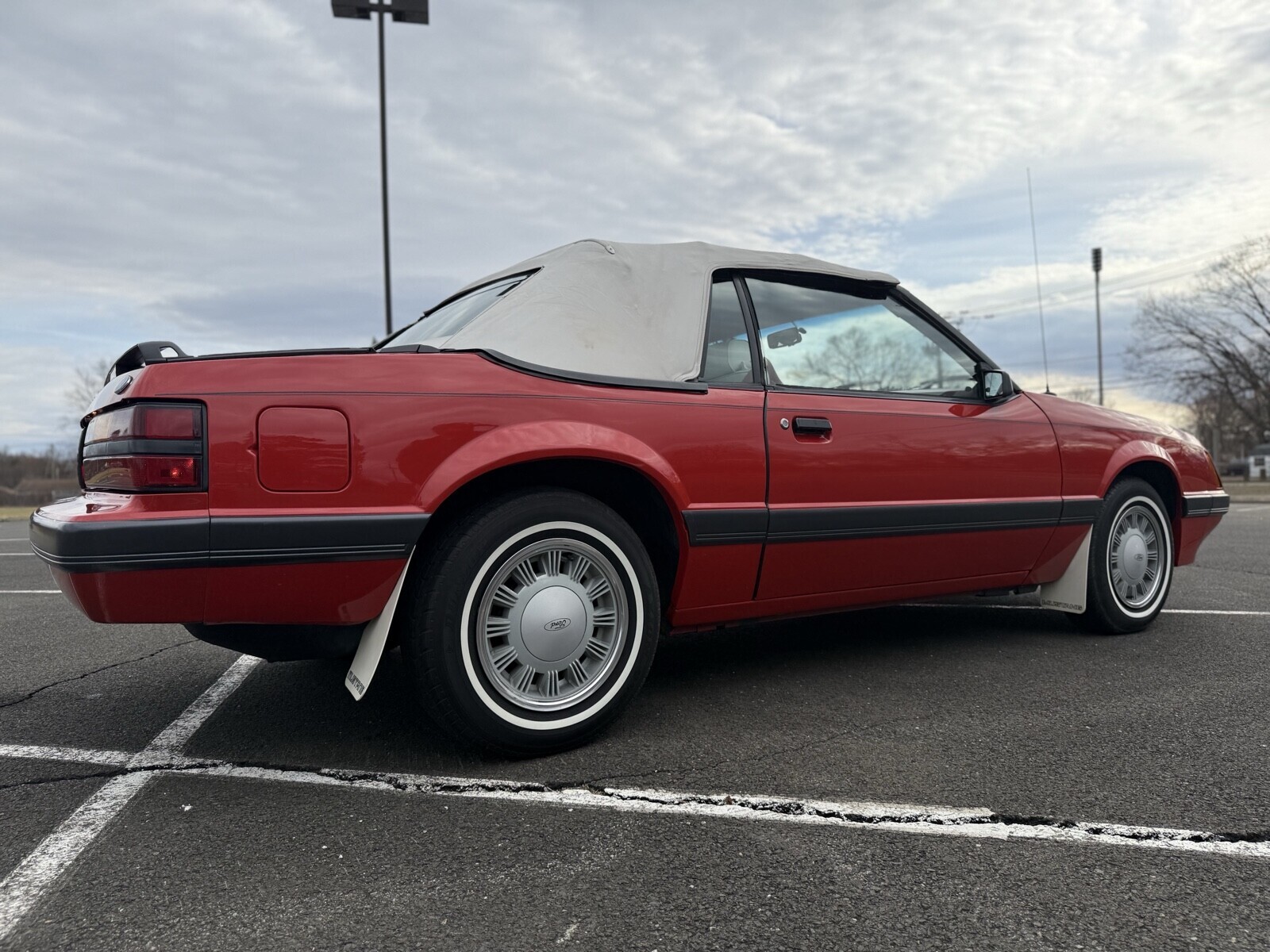 Ford-Mustang-1986-Convertible-4