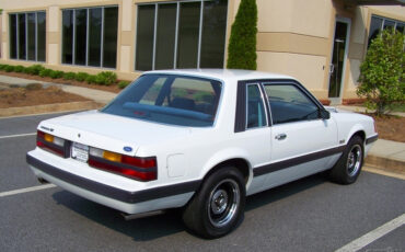 Ford-Mustang-1986-Coupe-1