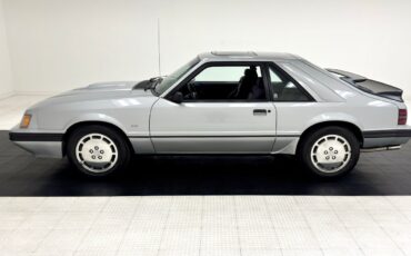 Ford-Mustang-1986-Hatchback-1