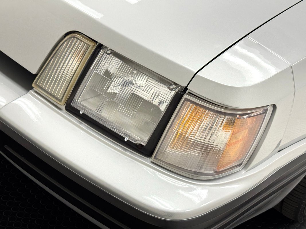 Ford-Mustang-1986-Hatchback-10