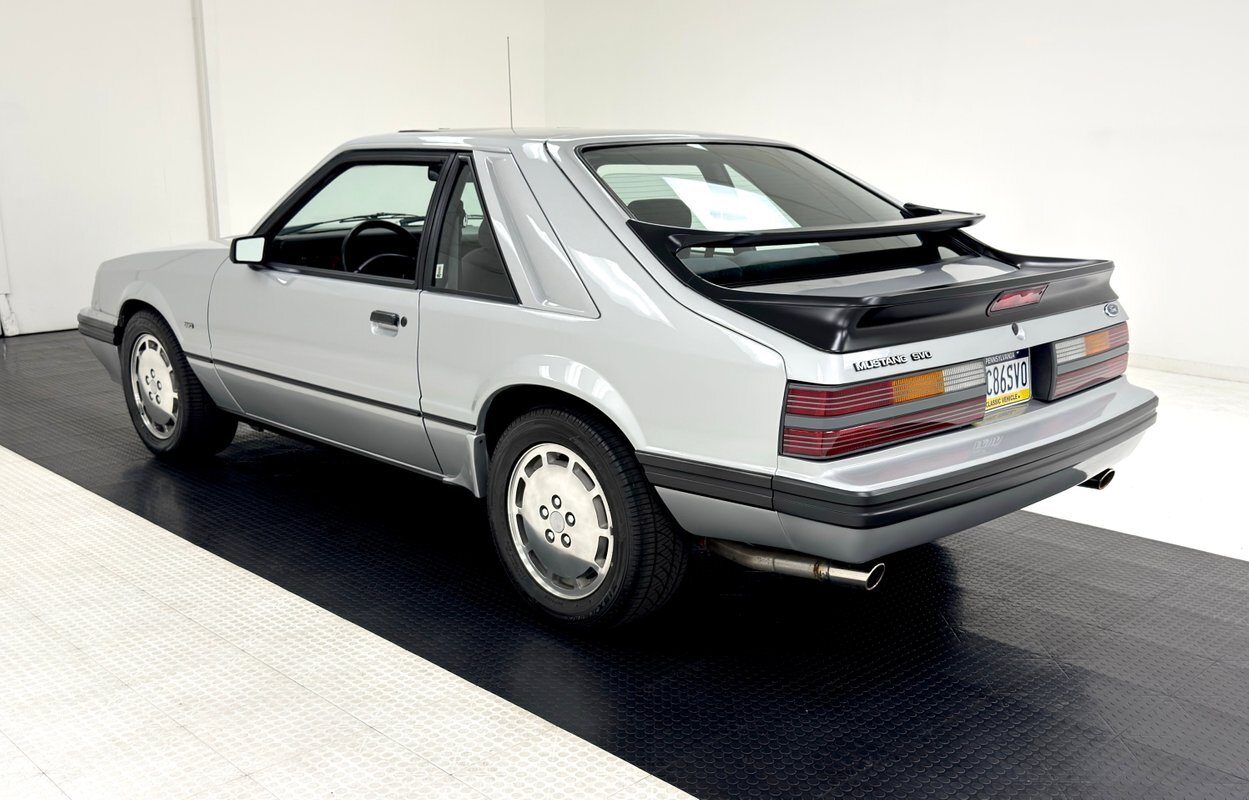 Ford-Mustang-1986-Hatchback-2