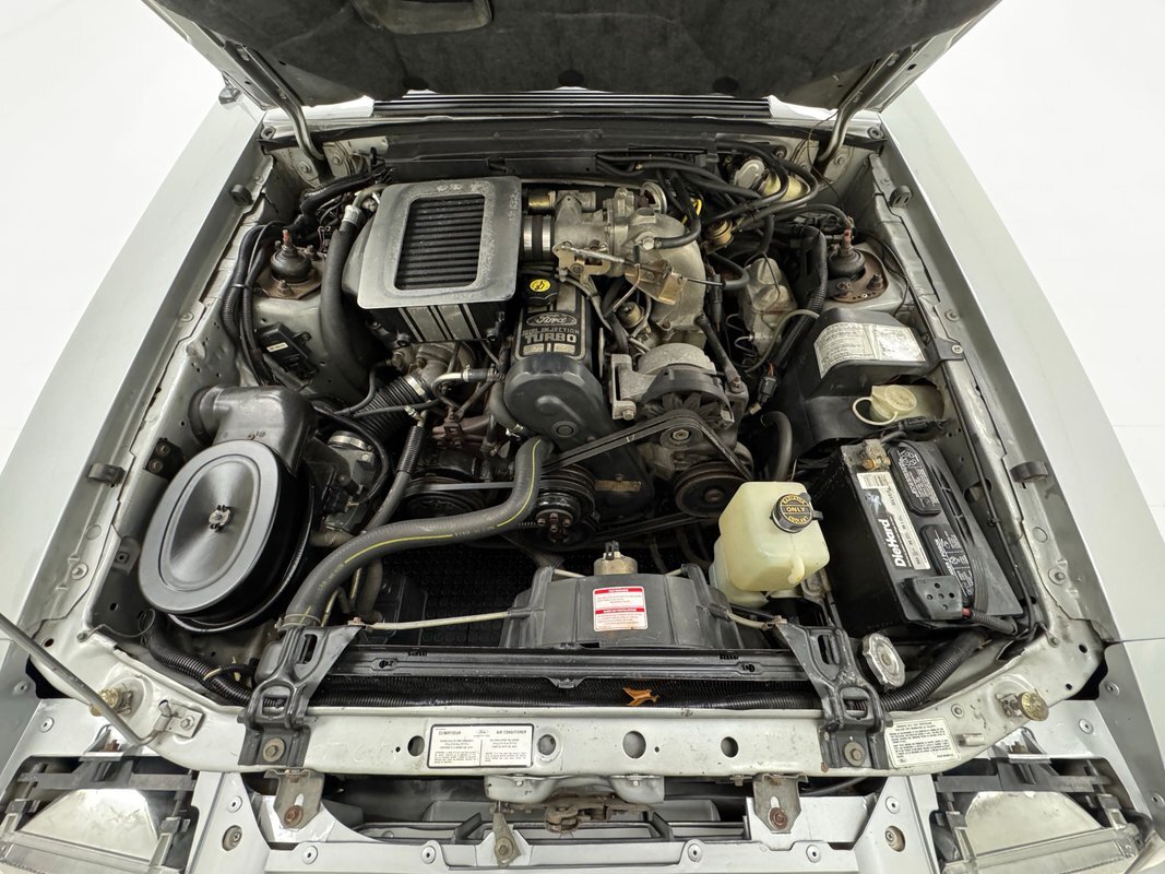 Ford-Mustang-1986-Hatchback-21