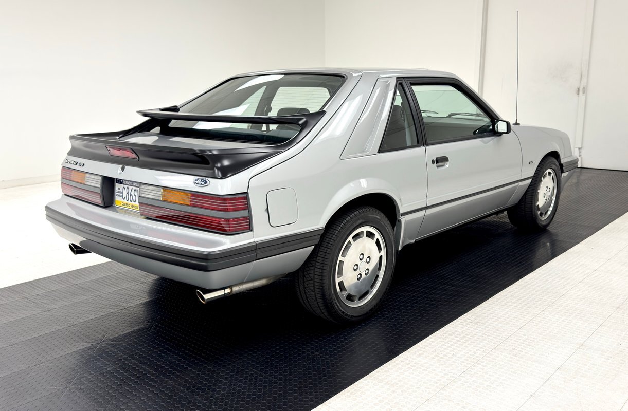 Ford-Mustang-1986-Hatchback-4