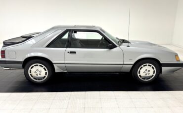Ford-Mustang-1986-Hatchback-5