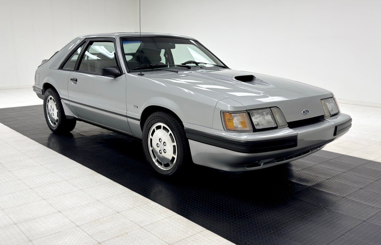 Ford-Mustang-1986-Hatchback-6