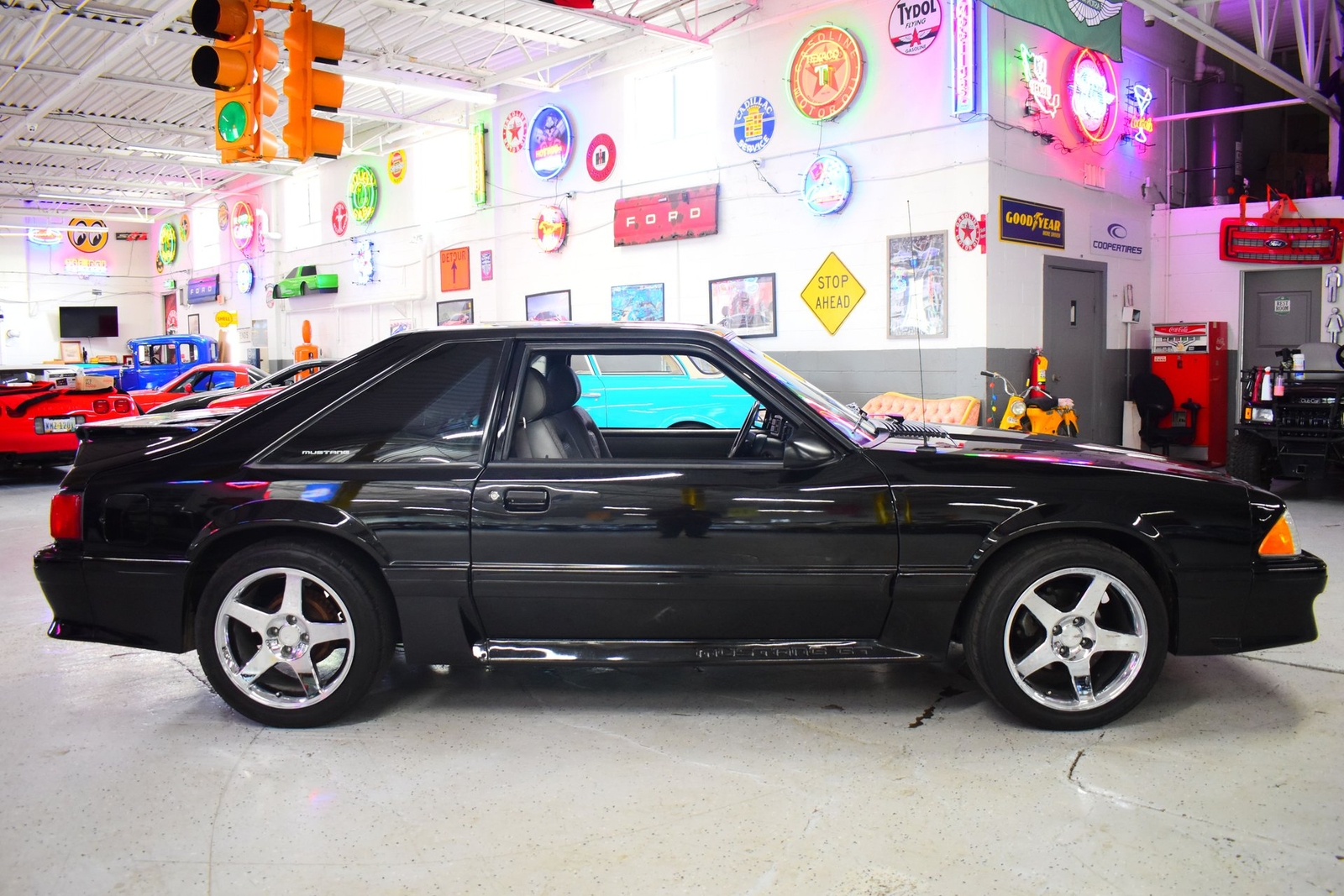 Ford-Mustang-1987-Coupe-3