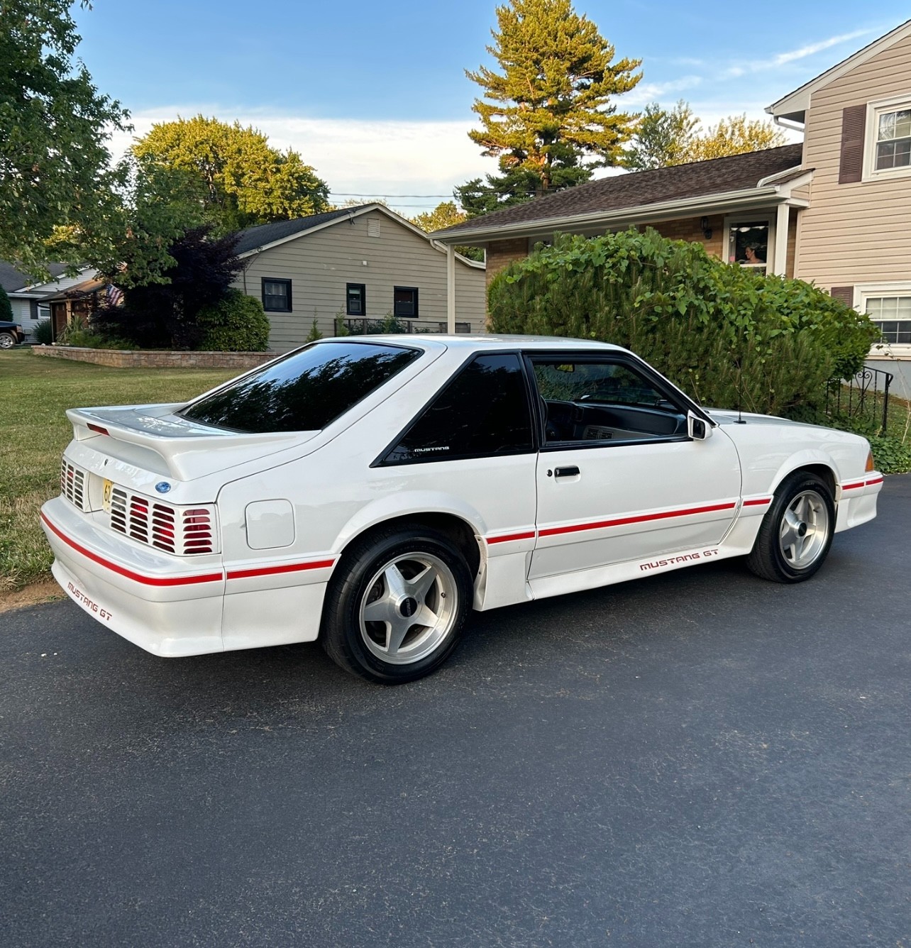 Ford-Mustang-1987-Hatchback-3