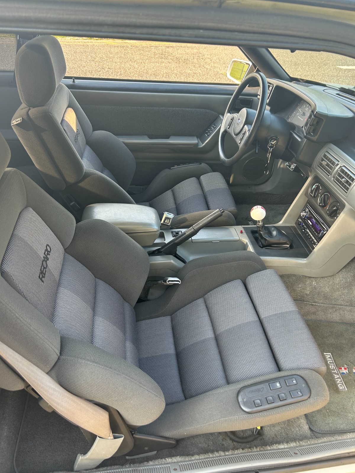 Ford-Mustang-1987-Hatchback-5
